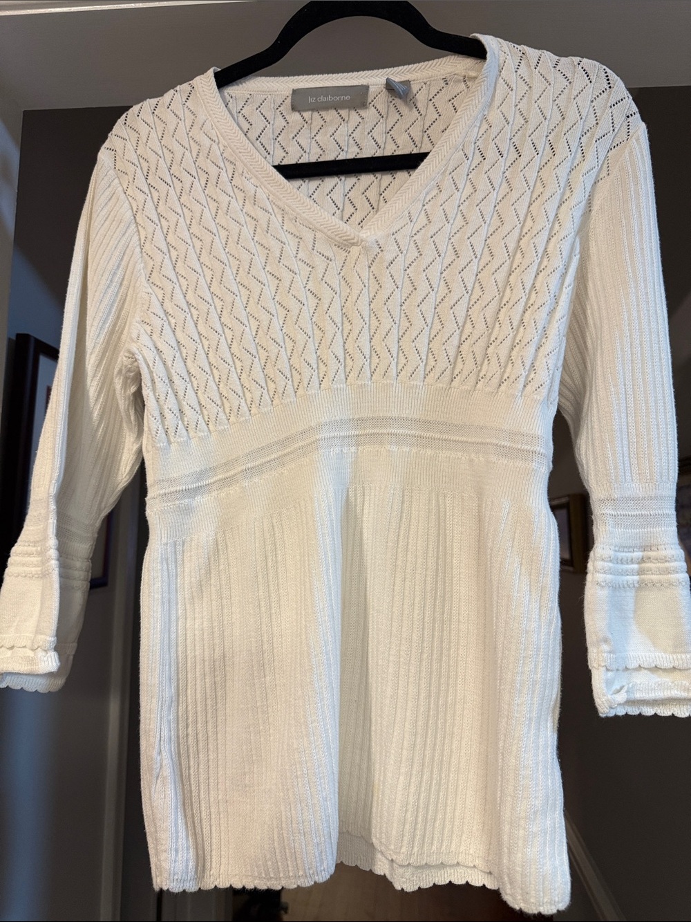 Liz Claiborne White Knit V-Neck Pullover